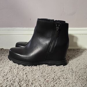 Sorel Women's Black Ankle Boots Wedge